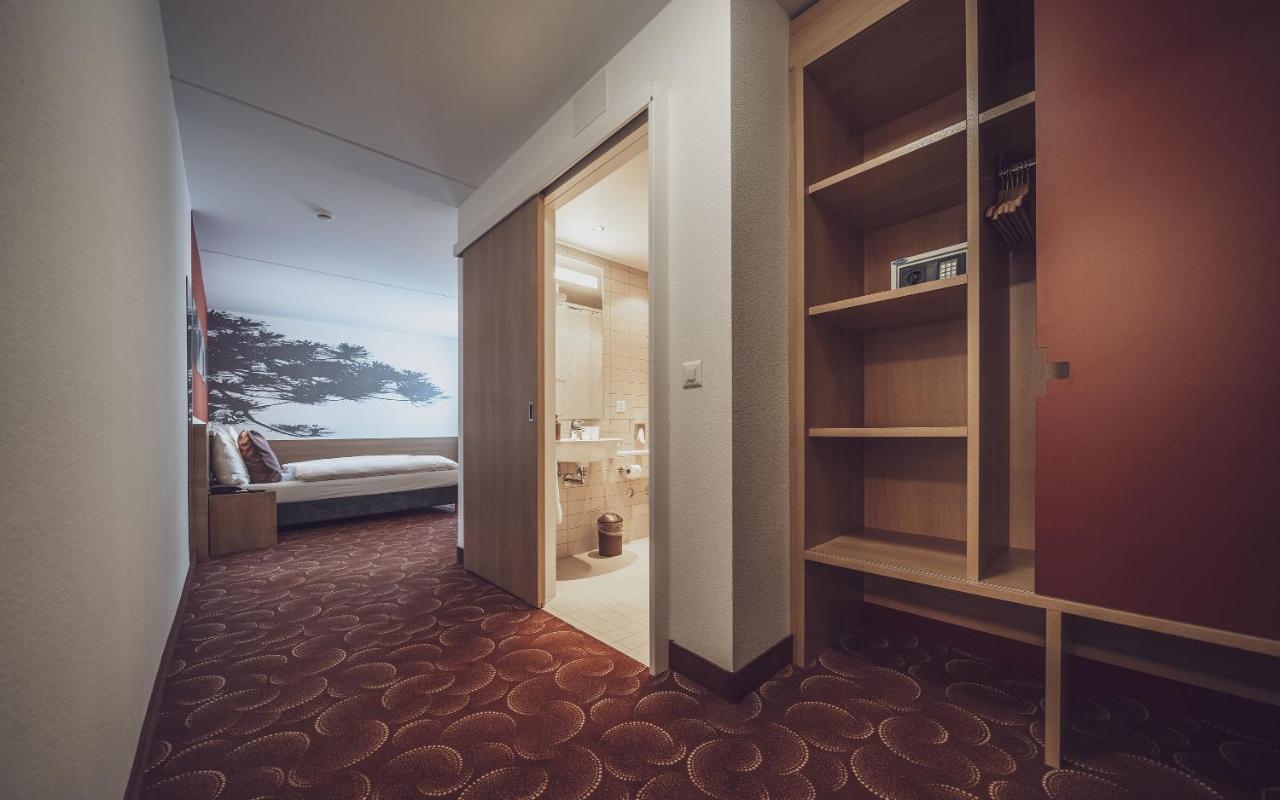 Hotel Ochsen 2 By Mountain