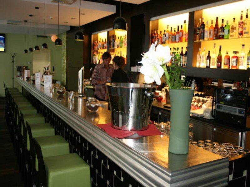 Hotel Ochsen 2 By Mountain